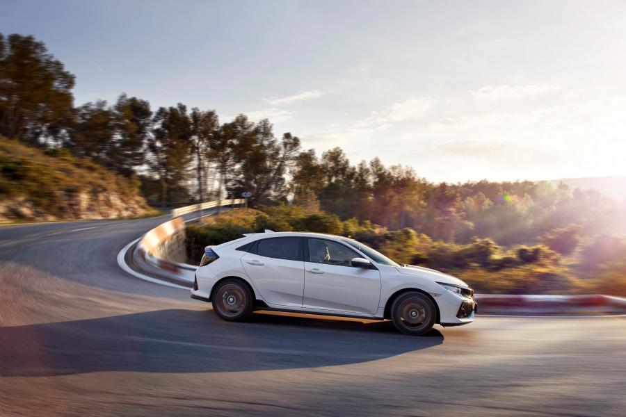  Honda Civic Sport Hatchback 2017 года  (WW) (фото 5 из 37)